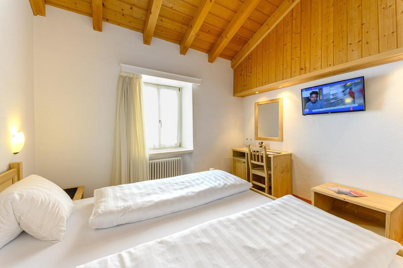 Hotel Centrale, Typically Swiss Poschiavo Ngoại thất bức ảnh
