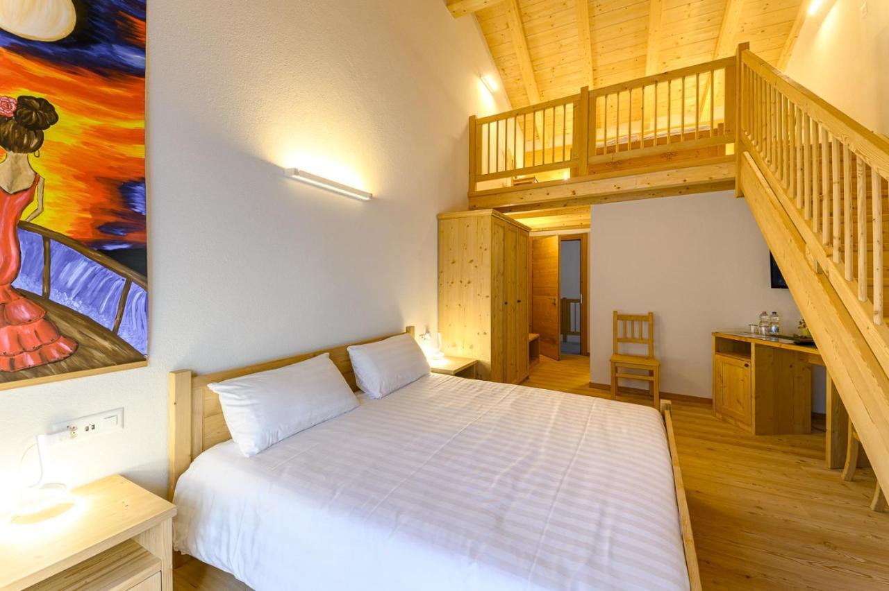Hotel Centrale, Typically Swiss Poschiavo Ngoại thất bức ảnh