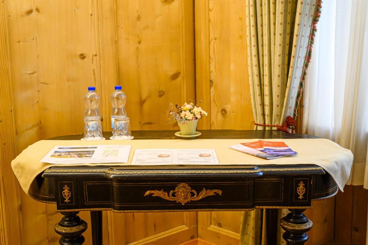 Hotel Centrale, Typically Swiss Poschiavo Ngoại thất bức ảnh