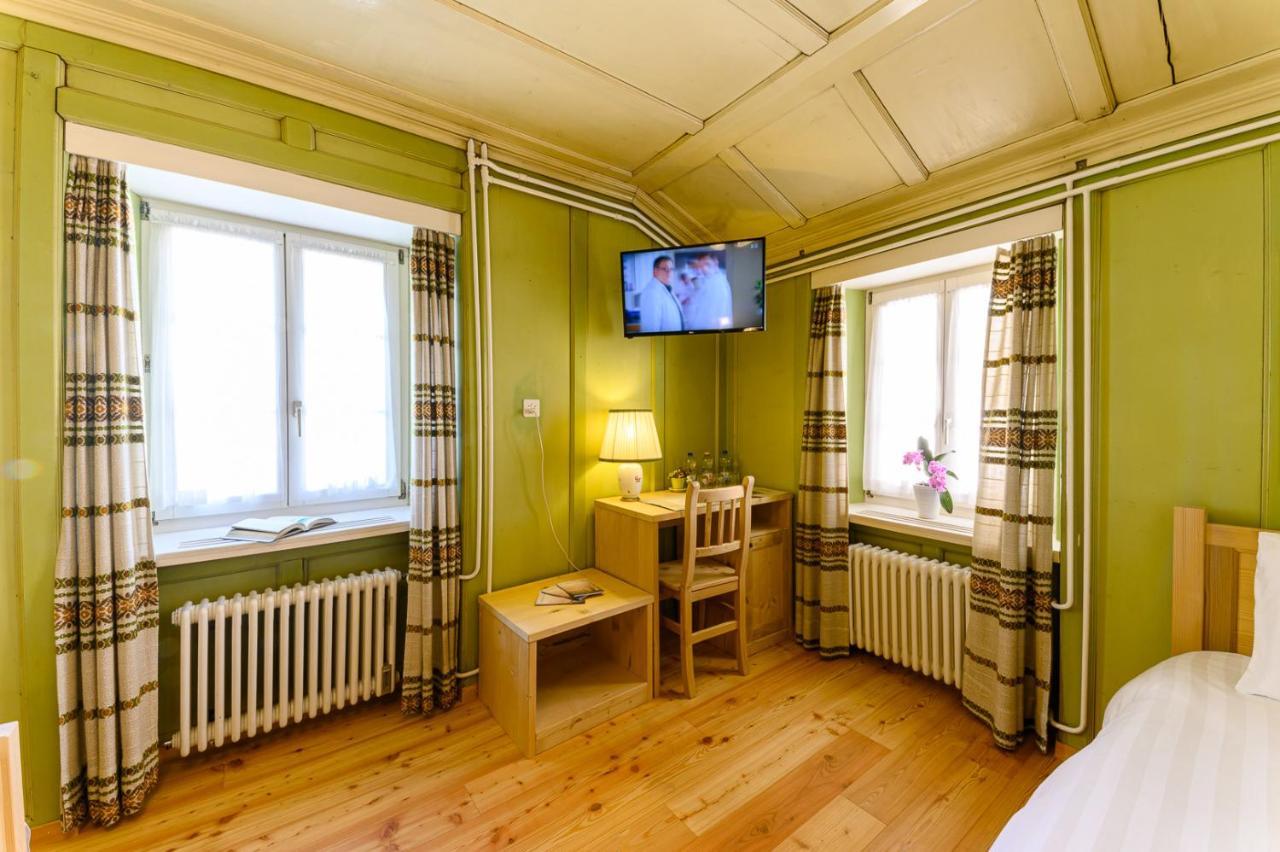 Hotel Centrale, Typically Swiss Poschiavo Ngoại thất bức ảnh