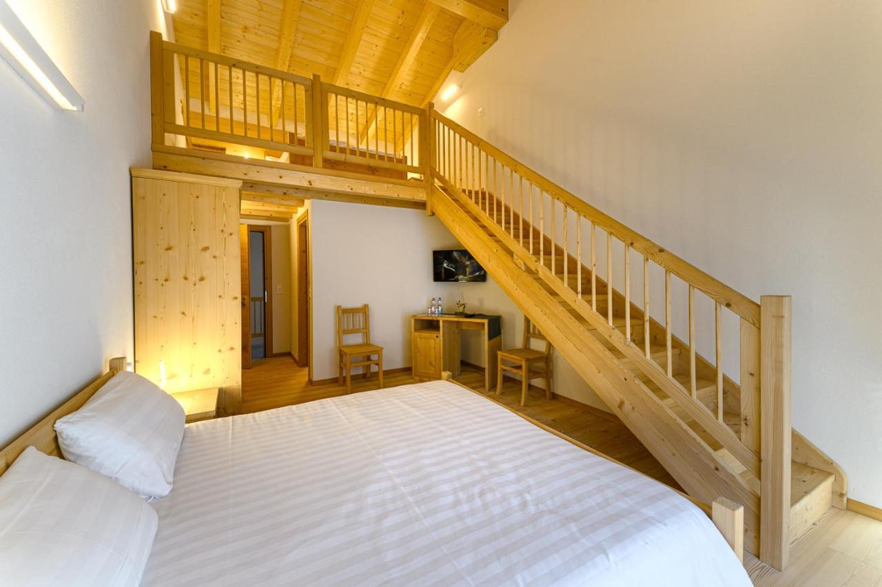 Hotel Centrale, Typically Swiss Poschiavo Ngoại thất bức ảnh