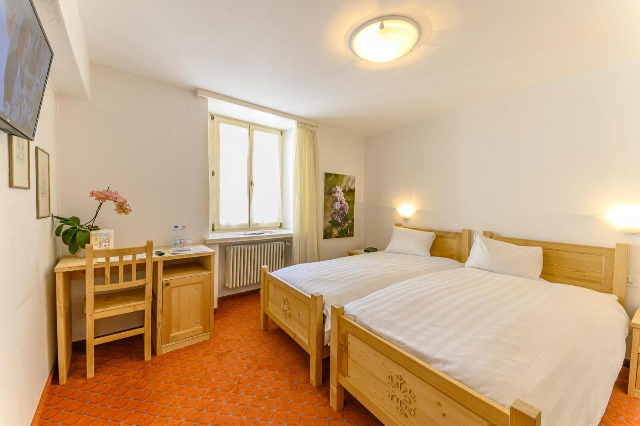 Hotel Centrale, Typically Swiss Poschiavo Ngoại thất bức ảnh