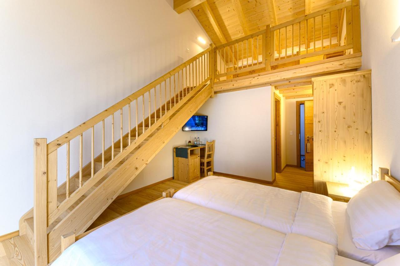 Hotel Centrale, Typically Swiss Poschiavo Ngoại thất bức ảnh