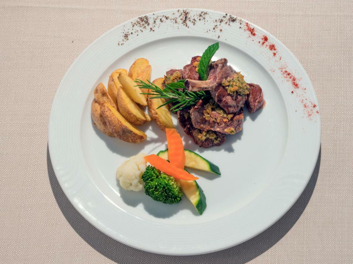 Hotel Centrale, Typically Swiss Poschiavo Ngoại thất bức ảnh