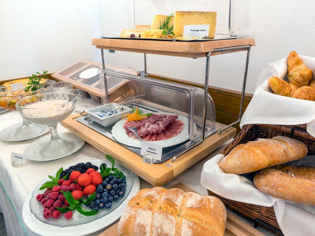 Hotel Centrale, Typically Swiss Poschiavo Ngoại thất bức ảnh